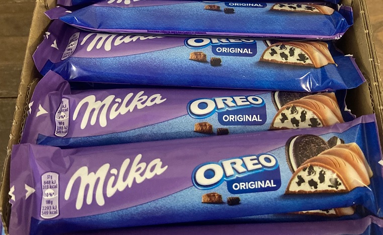 Tërhiqet nga tregu çokollata “Milka Oreo”, dyshohet për prani të pjesëve plastike