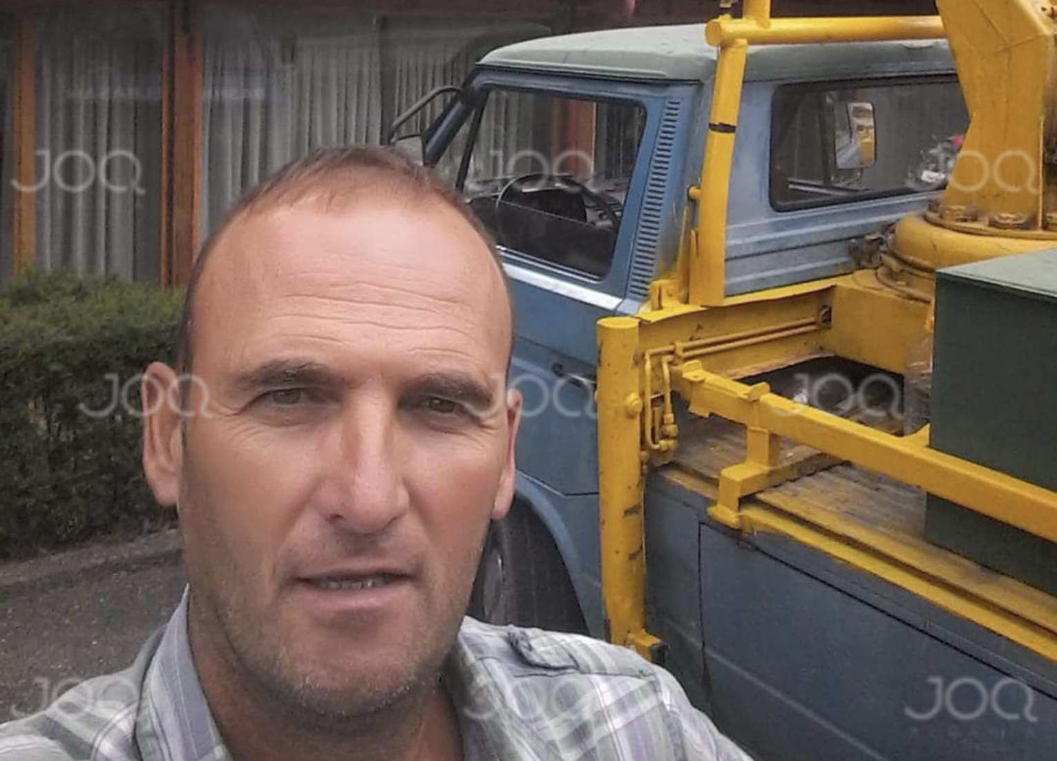 U rrëzua teksa riparonte llambat e ndriçimit, humb jetën punonjësi i Bashkisë Elbasan