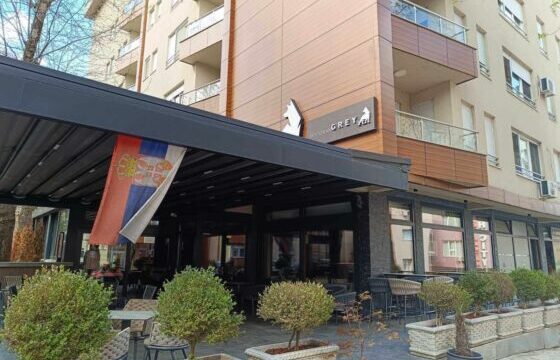U vihen bllombat restoranit “Grey” dhe banesës së Milan Radojiçiqit në Mitrovicën Veriore