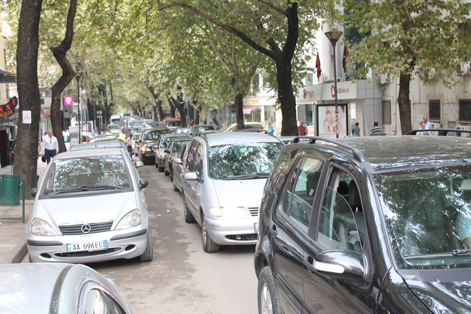 Eurostat: Veriu i Shqipërisë i varfër por me më shumë makina se jugu e qendra