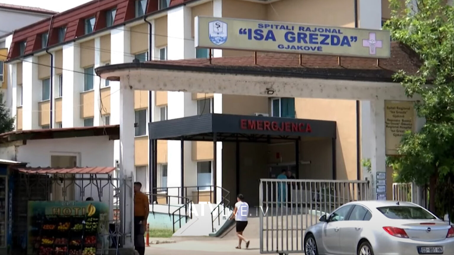Vdes infermierja e Spitalit të Gjakovës
