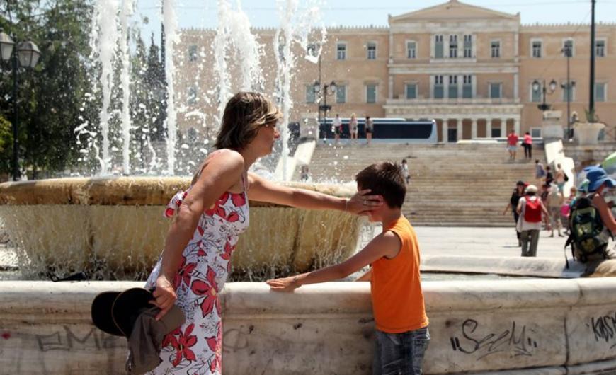 Temperaturat deri në 43 gradë, mbyllen kopshtet dhe shkollat në Greqi