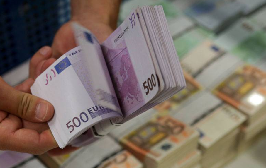 Emigrantët po sjellin më shumë para, 241 milionë euro në tre muaj