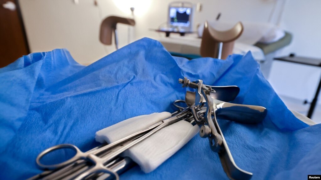 Dy gratë të dyshuara për abortin e paligjshëm në Podujevë – Prokuroria ndërmerr veprimet e para