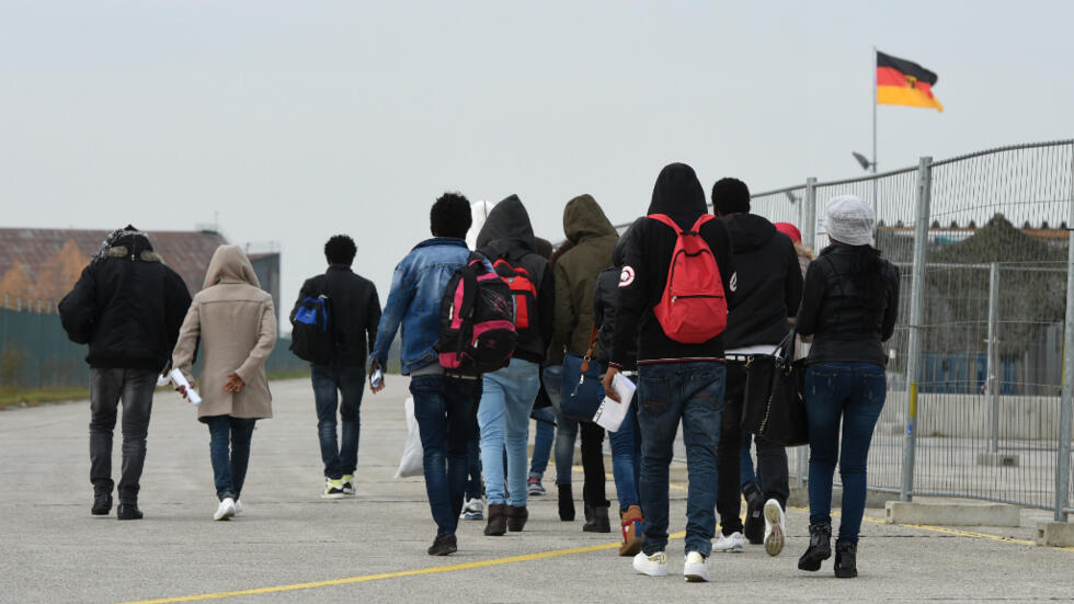 Çdo 1 orë largohen 6 shqiptarë nga vendi, tani emigrimi përgjithmonë