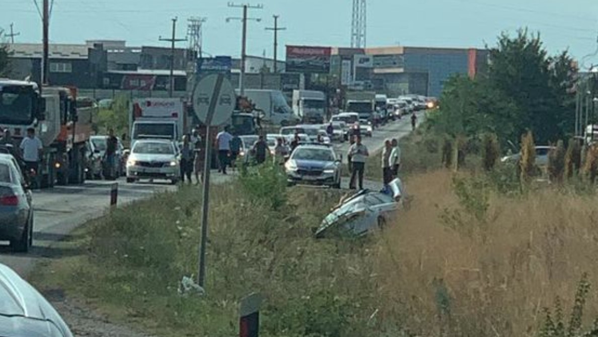 “Po përcjellte veturën që po transportohej një viktimë që dyshohet se është vetëvrarë”- aksidenti në Gjakovë, policia jep detaje