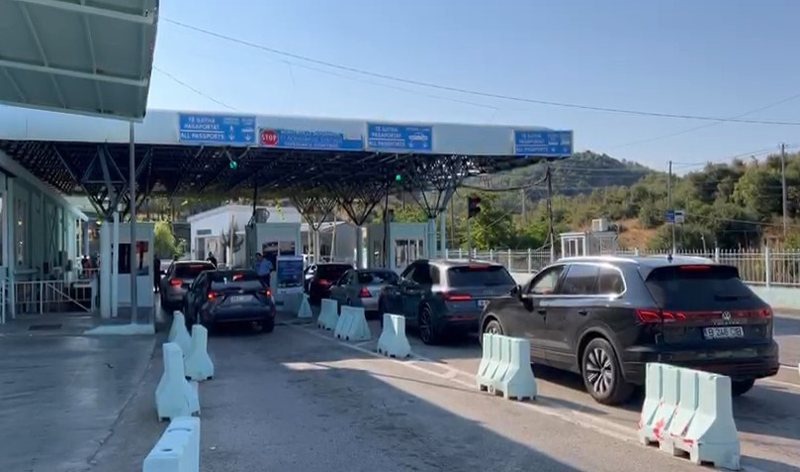 Kakavijë, Rreth 15 000 persona i drejtohen Greqisë këtë fundjavë