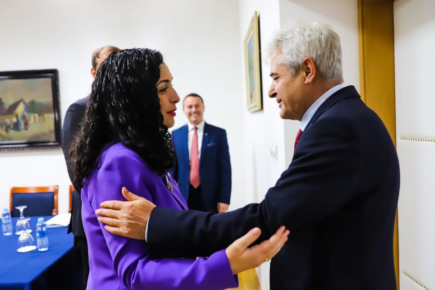 Ahmeti-Osmanit: E dashur Presidente më vjen shumë keq, skuqem nga turpi i tyre