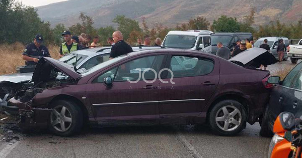 Erdhën në Shqipëri për pushime, francezët dhe polakët aksidentohen me shqiptarët