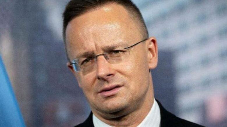 Szijarto: Do dërgojmë dy helikopterë dhe tre mjete të terrenit për të ndihmuar në shuarjen e zjarreve