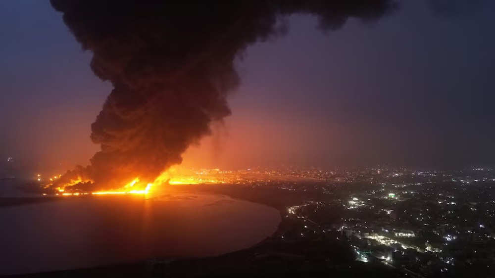 Izraeli kryen sulme ajrore në Jemen, bombardon dy porte dhe objektiva të Houthi