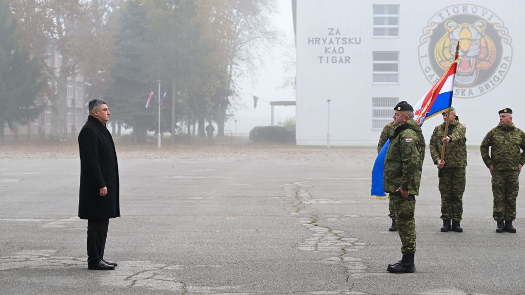 Ushtarë kroatë nisen për në Kosovë, Millanoviq: Ruajeni paqen pa forcë, por duke e treguar potencialin e forcës