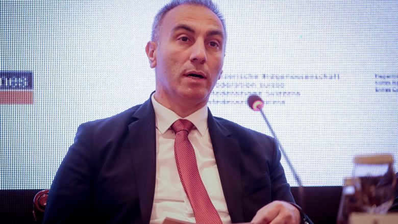 Artan Grubi tërhiqet nga politika