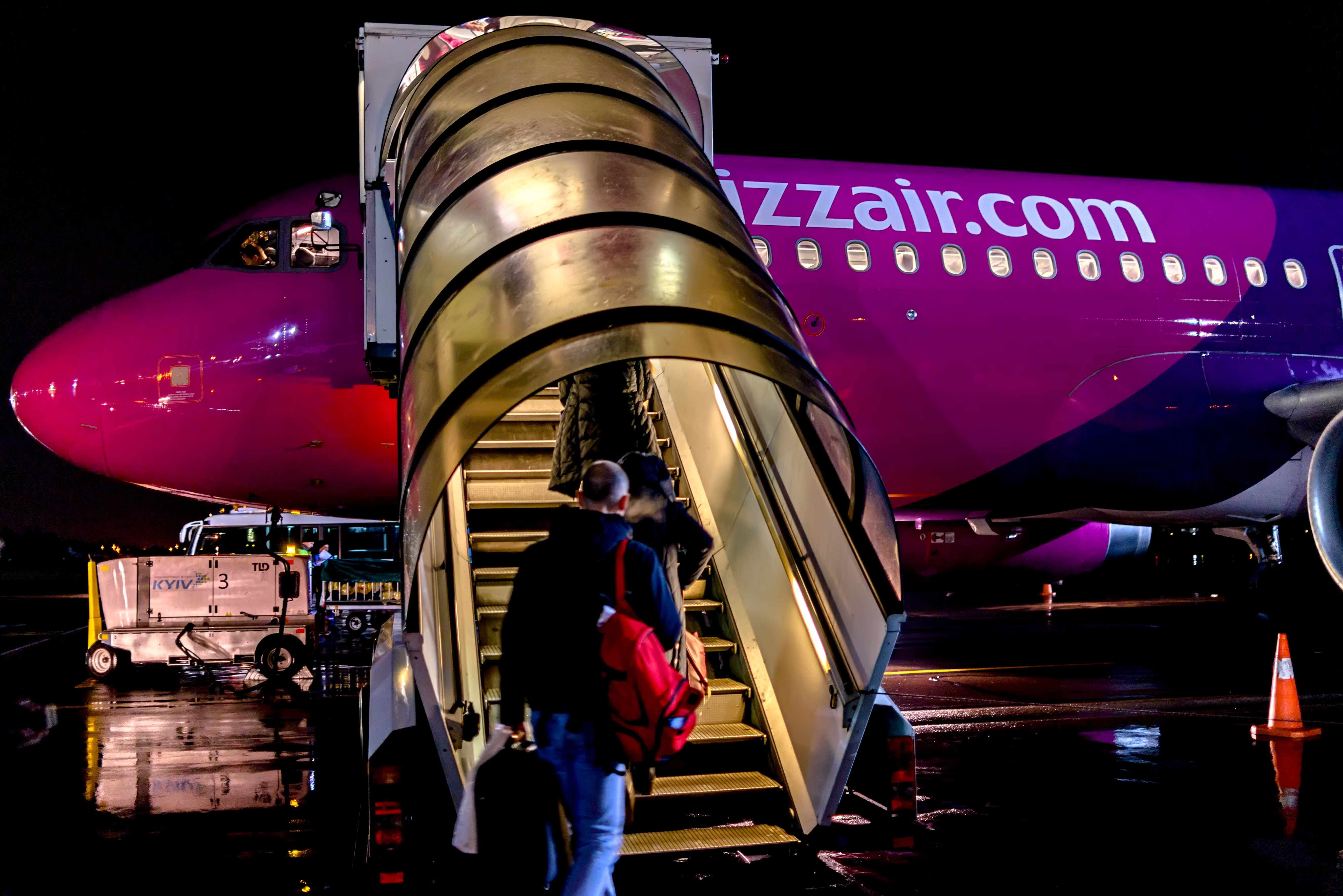 Qytetari denoncon Wizz Air: Po humb punën për shkak të neglizhencës së tyre!