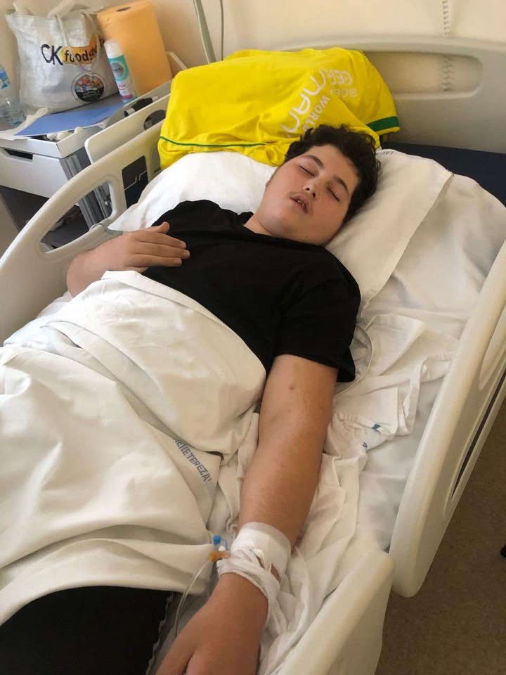 Vuan nga disa sëmundje të rënda, 17-vjeçari ka nevojë për ndihmën e shqiptarëve