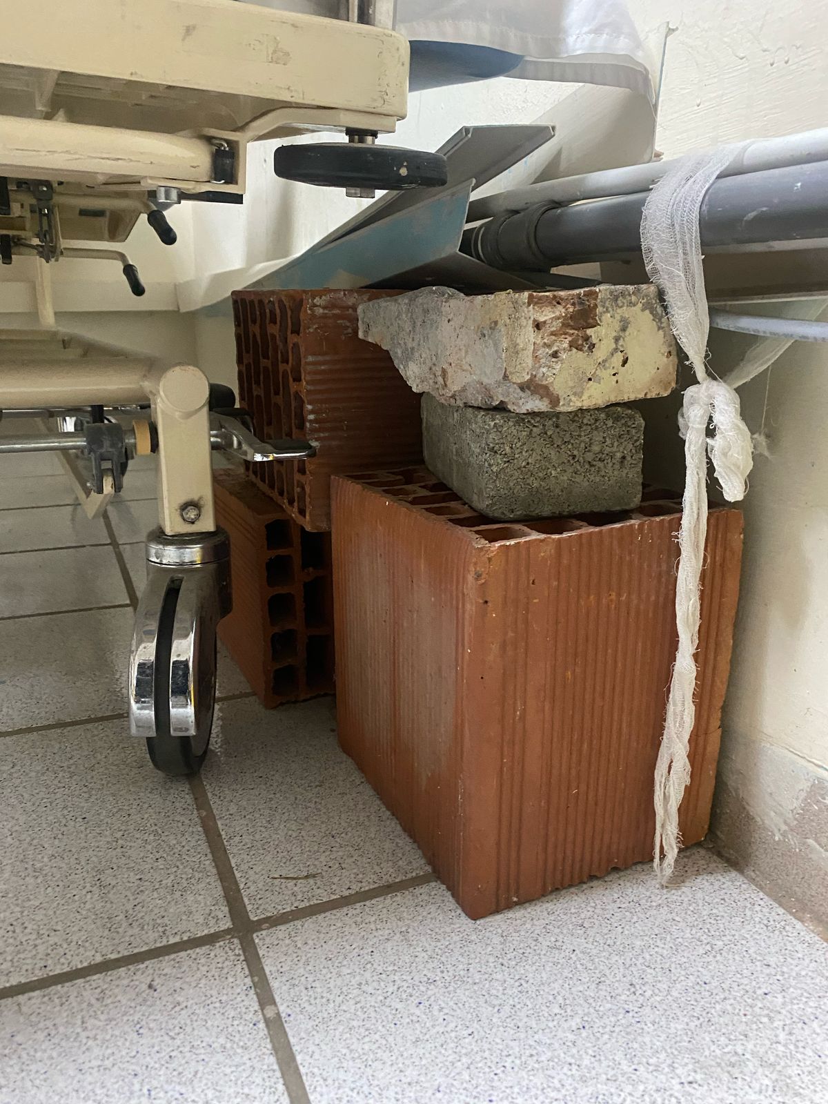 Skandal në Urgjencën e Lezhës! Pamje të frikshme