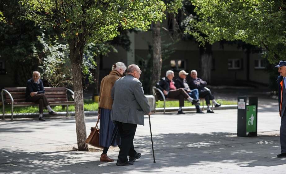 Rinia po emigron për një jetë më të mirë, gjysma e popullsisë së Shqipërisë mbi 39 vjeç