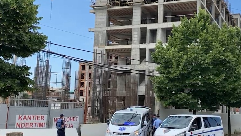 Bie nga skela punëtori i radhës në Tiranë