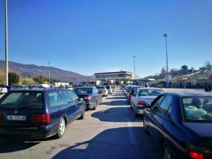 Bllokohet nesër kalimi në pikën kufitare të Kakavijës për shkak të grevës në Greqi
