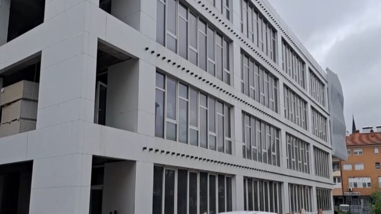 Teatri dhe Bibloteka e Tetovës në ngërç financiar, vetëm 1.6% e buxhetit të nevojshëm për vitin 2025