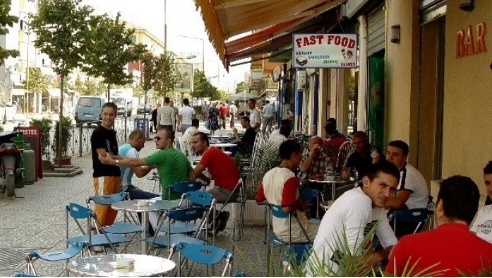 Shqiptarët nuk prodhojnë më, një në çdo tre biznese është aktivitet tregtar