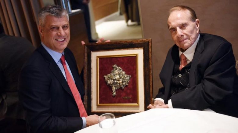 Bob Dole: U desh një brez i ri udhëheqësie i kryesuar nga Thaçi, që aleatët e Kosovës të viheshin në veprim