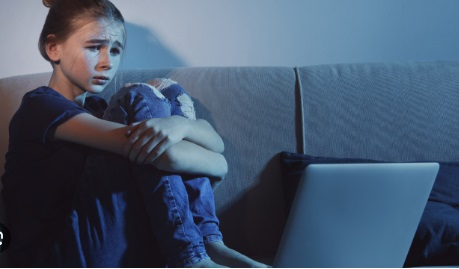 Pornografia online dëmton rëndë në sjelljen e pjekurinë e fëmijëve e adoleshentëve