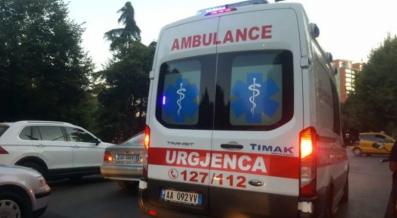 60-vjeçari sëmuret rëndë në rrugë, ndërron jetë në spitalin e Korçës