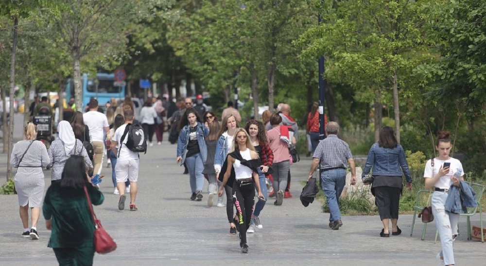 “Ikje masive e trurit”, 40% e fuqisë punëtore të Shqipërisë ka ikur jashtë vendit