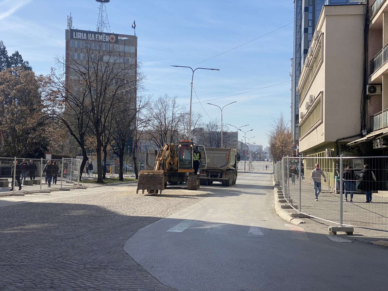 Inspektorati i trashëgimisë kulturore ndalon punimet në sheshin “Xhorxh Bush”