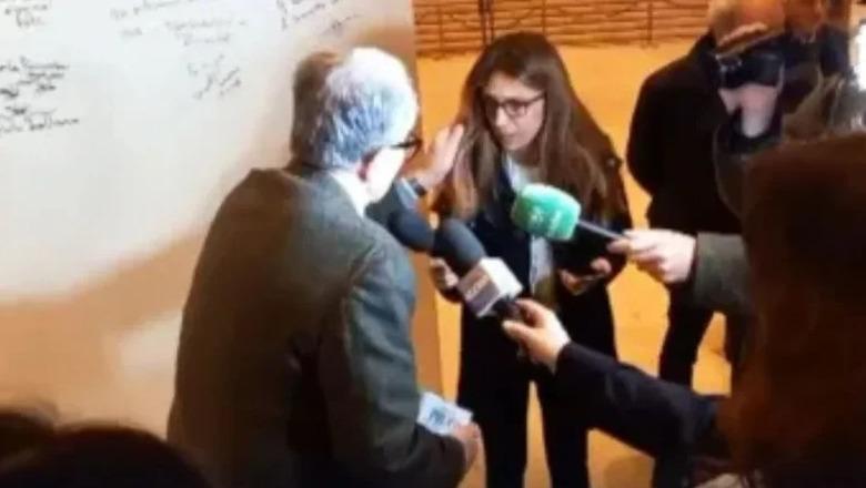 Ish-kryeministri italian i shkul flokët gazetares, se nuk i pëlqeu pyetja