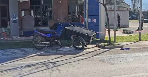 Makina përplas ciklomotorin në Kukës, ndërron jetë 51-vjeçari