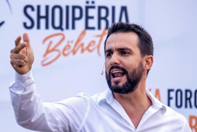 Babë e bir në parlament? Adriatik Lapaj fut babain e tij të parin në listën e Beratit