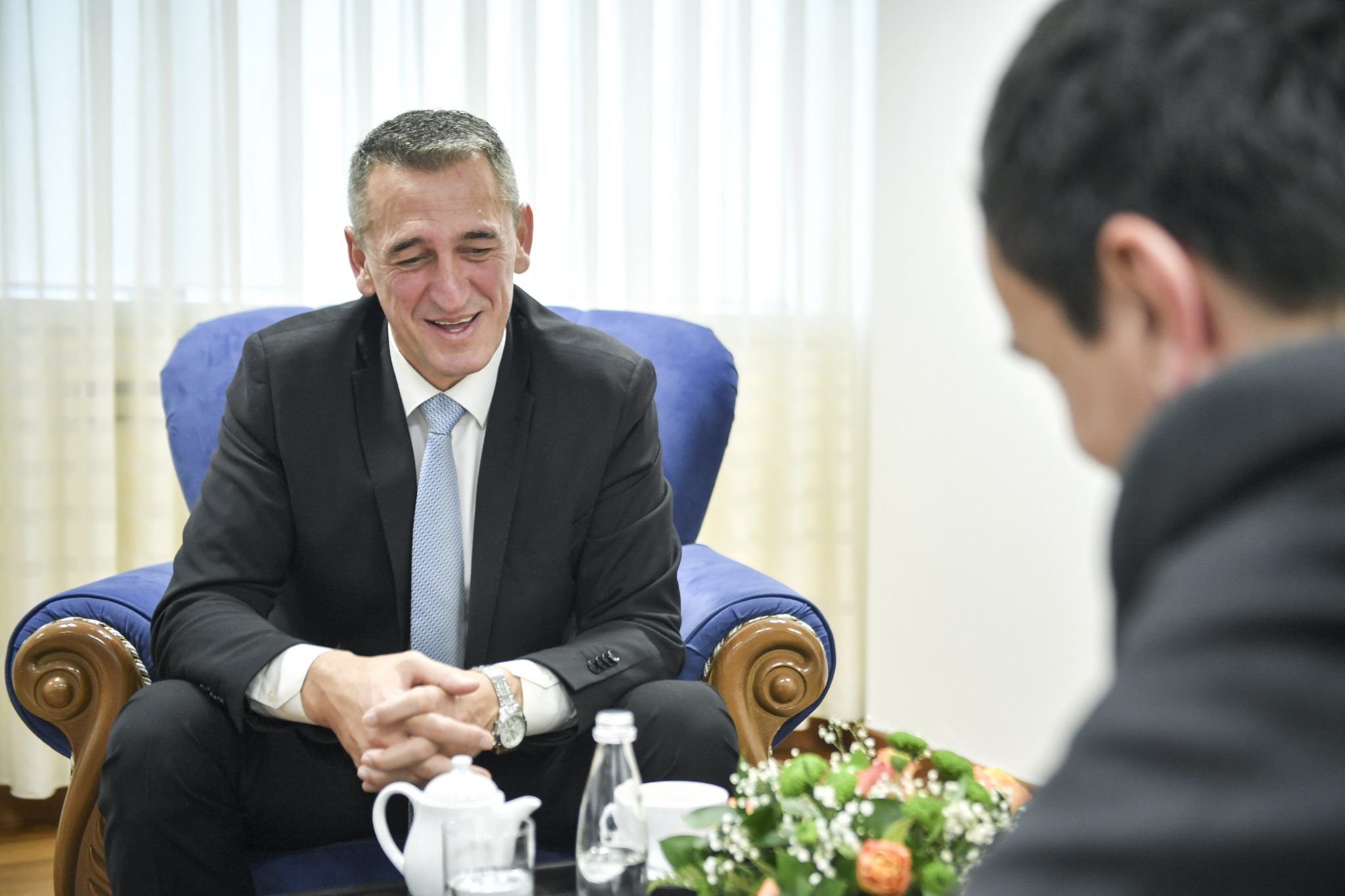 Lista Serbe e akuzoi se e fitoi mandatin e deputetit me votat e shqiptarëve – kundërpërgjigjet Rashiq