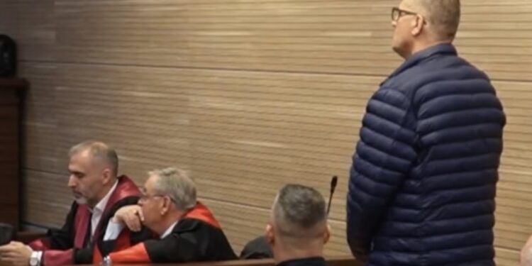 Shabani e Qerimi që dyshohen se ishin spiunë të BIA-s dalin para Gjykatës: Çuan informata për UÇK-në, Reçakun, Policinë