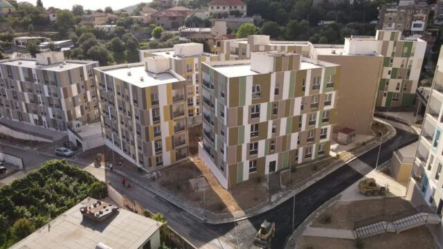 Përfundon ndërtimi i apartamenteve të tërmetit në Krujë, pse banorët ende nuk po marrin çelsat?