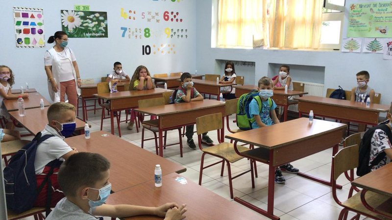 Fondi Europian i Trajnimeve: Nxënësit e varfër më të dobët në mësime, Shqipëria ka përqindjen më të lartë