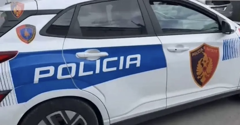 19-vjeçarja plagos me thikë vëllain 7-vjeçar në Shkodër, dërgohet në spital psikiatrik
