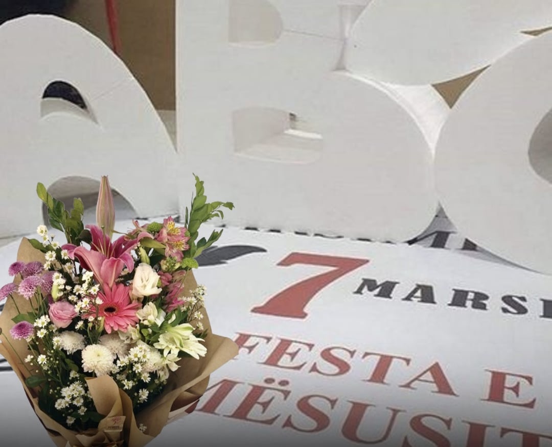 7 Marsi jo vetëm me një lule, dhuratat për mësuesit deri në 30000 lekë
