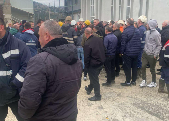 Minatorët në Bulqizë protestojnë, kërkojnë të drejta dhe rritje pagash