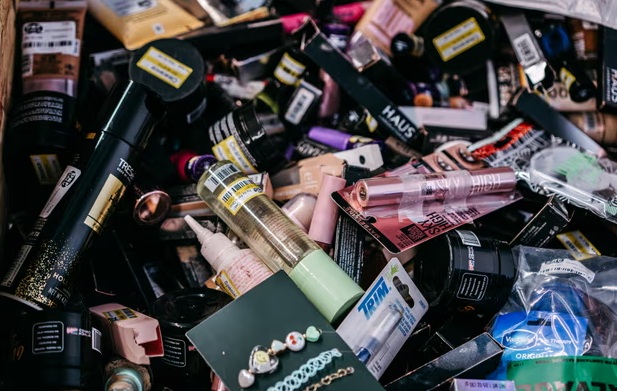 Sirtari i kozmetikës apo i kancerit? Përbërësit më të rrezikshëm në produktet e kujdesit personal