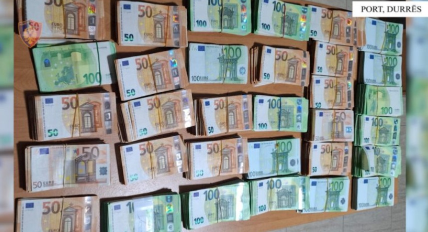 Kapen 223 mijë euro në portin e Durrësit, 36-vjeçari tentoi t’i nxjerrë nga Shqipëria