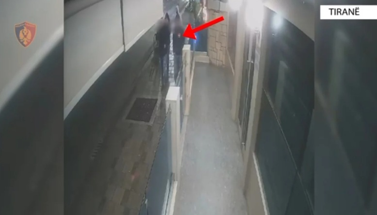 Vajzat turke denoncojnë vjedhjen e banesës në Tiranë, por arrestohen pasi iu gjet kanabis