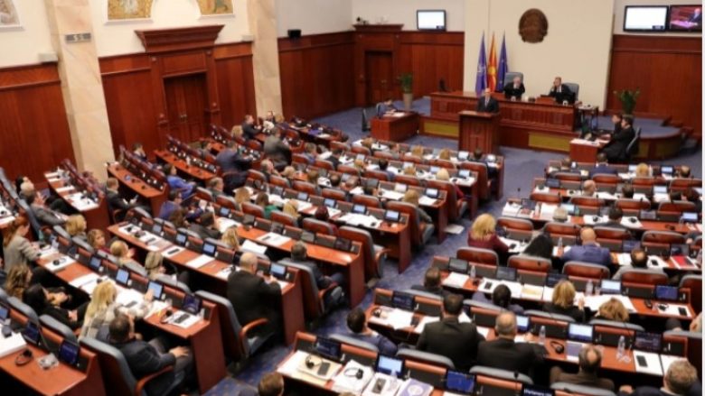 Komiteti i Helsinkit: Deputetët në RMV heshtën para qytetarëve në kohën kur kishin më shumë nevojë për ta