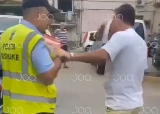 Ish-drejtori “leshko” i Metës-policit bashkiak: T’i q* robt aty ku i ke!