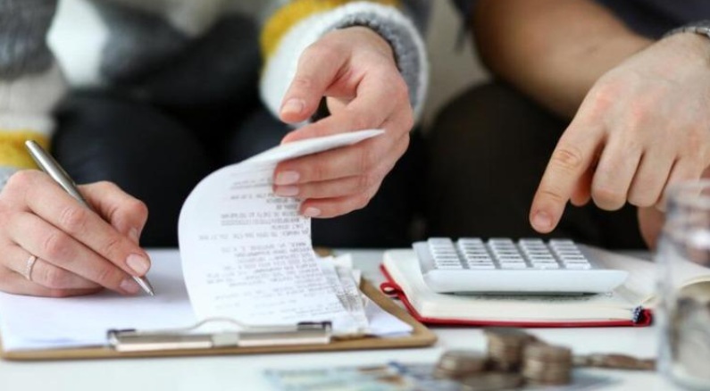 Tatimet ‘komplikojnë’ deklaratën e taksave, do të mbushen automatikisht nga muaji paraardhës