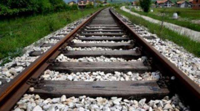 Gjendet eksploziv pranë binarëve të trenit në Rahovec
