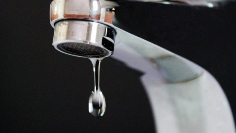 Uji në Dibër i pasigurtë për pije, mund të përdoret vetëm duke e vluar paraprakisht