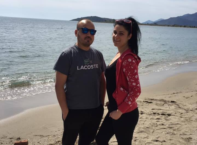 Melisa u arratis me të dashurin pasi i qëlloi me armë burrin, u vetëdorëzua sot
