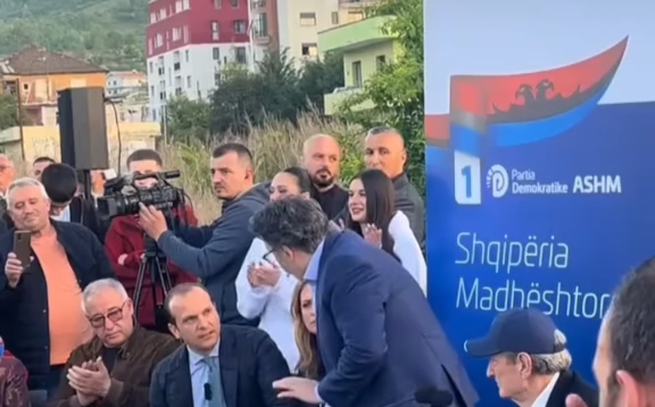 Plas sherri në PD për mikrofonin: Do flas vetë i pari!